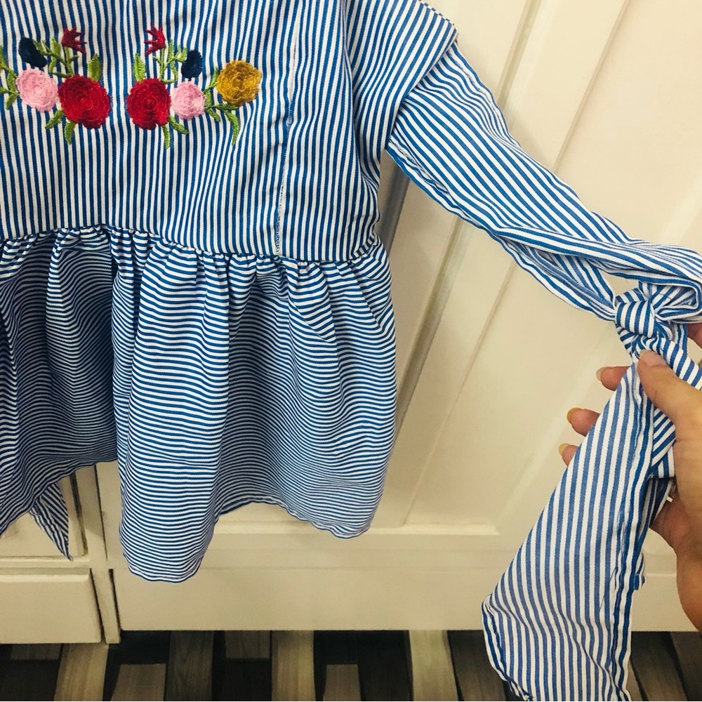 Blue & white embroidered top - Picture 3 of 7